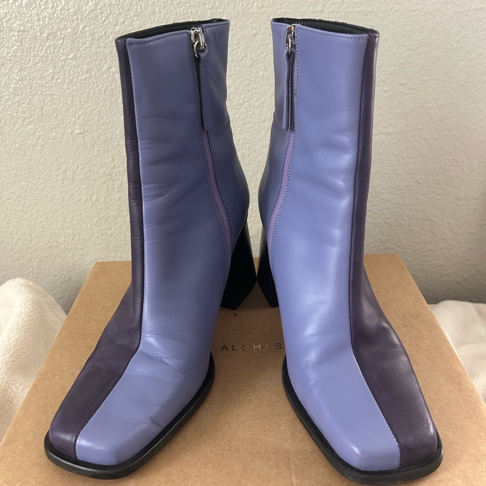 Alohas two tone purple boots